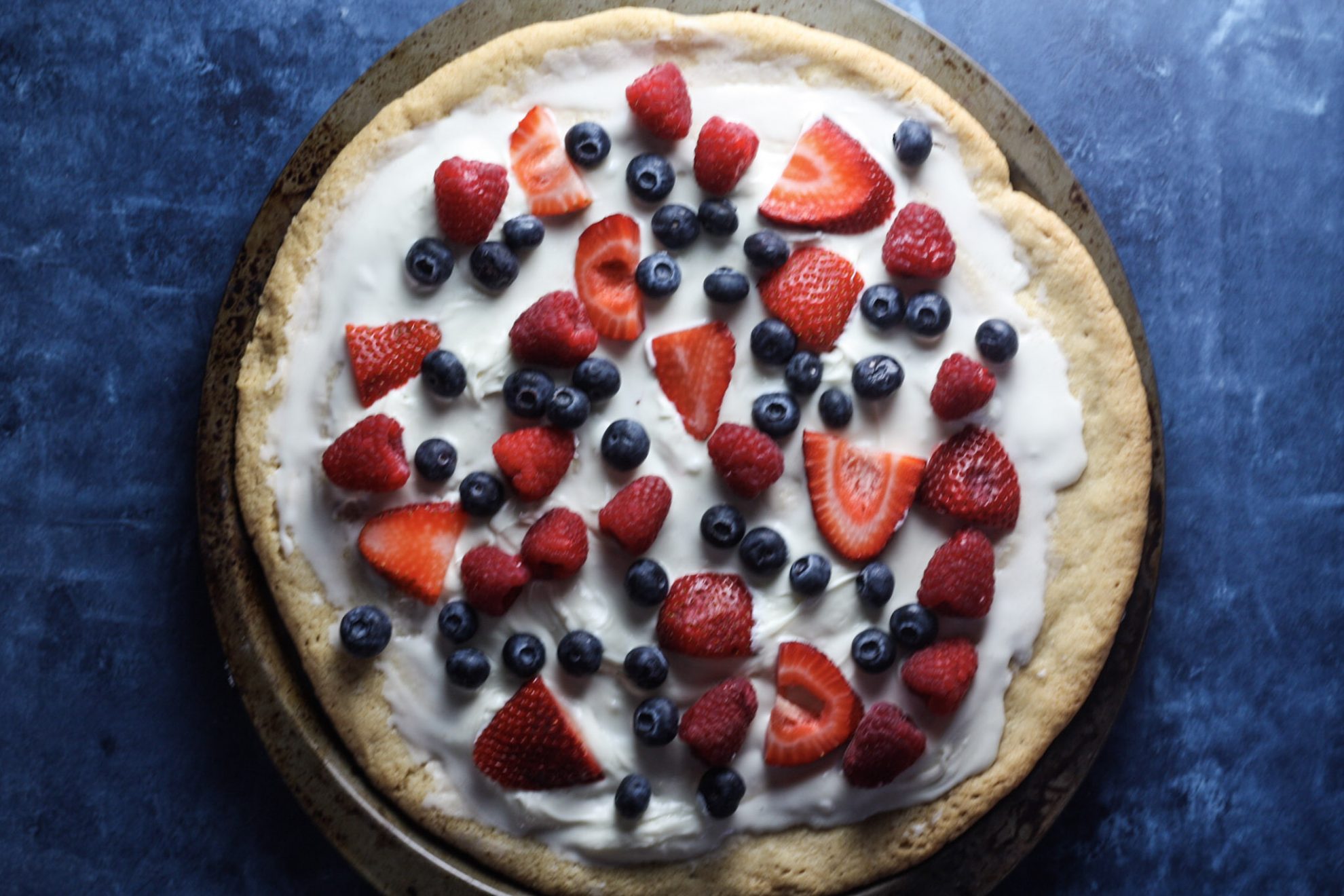 Fruit Pizza With Sugar Cookie Crust MINCE REPUBLIC