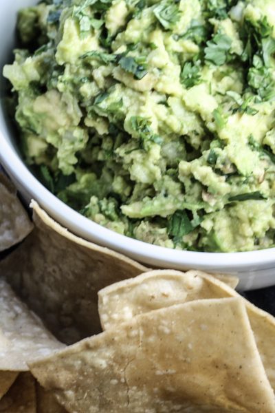The Best Traditional Guacamole recipe ever! | creamy but still slightly chunky with lots of lime | mincerepublic.com