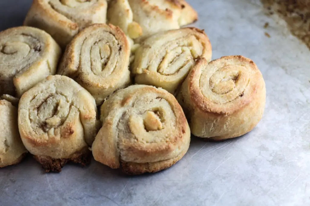 Keto Cinnamon Rolls | #lowcarb #keto | mincerepublic.com