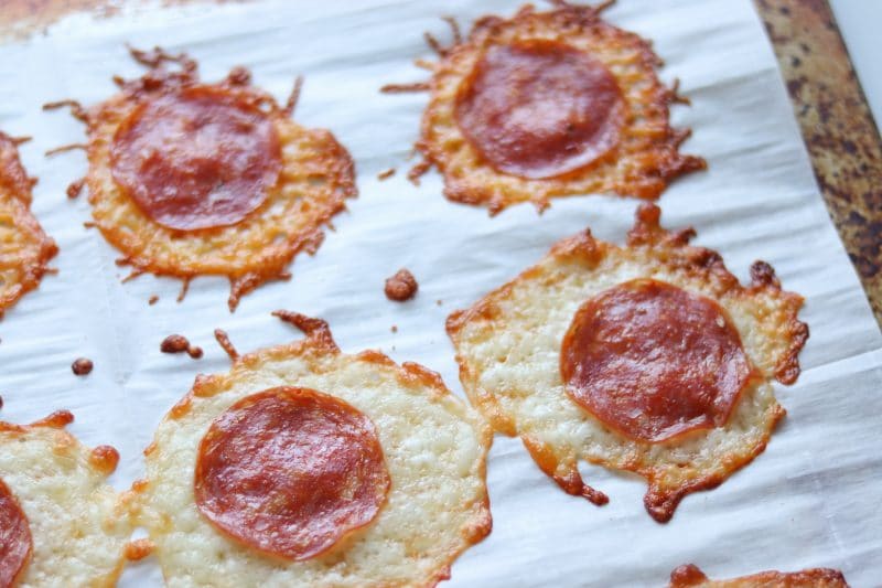 Pepperoni Chips recipe | #lowcarb #keto alternative to chips! | mincerepublic.com