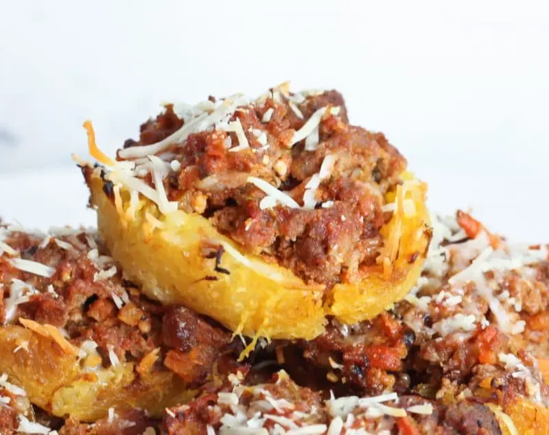 Spaghetti Squash & Bolognese Muffins Recipe | A great way to use up your spaghetti leftovers! #keto #lowcarb #paleo | mincerepublic.com