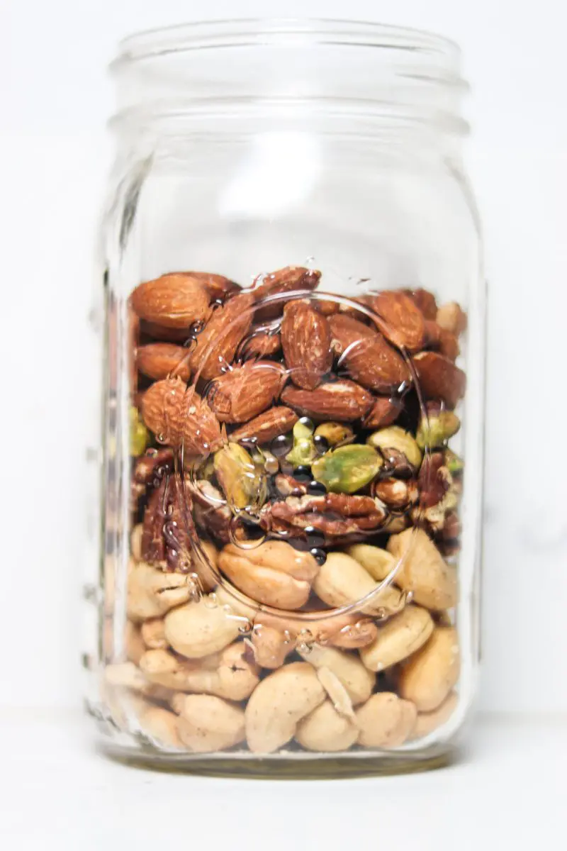 Keto Granola Recipe | Easy low carb snack idea #keto #lowcarb | mincerepublic.com