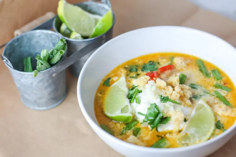 White Chicken Taco Soup | Delicious and creamy #lowcarb and #keto white chicken taco soup made in the #instantpot! | mincerepublic.com